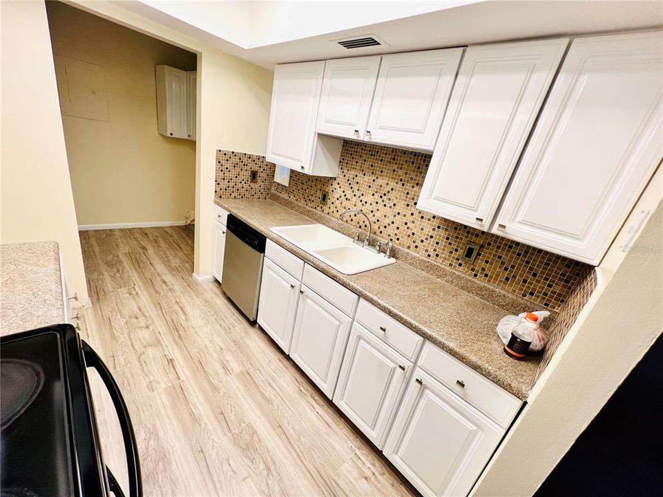 For Rent: $1,900 (3 beds, 2 baths, 1146 Square Feet)