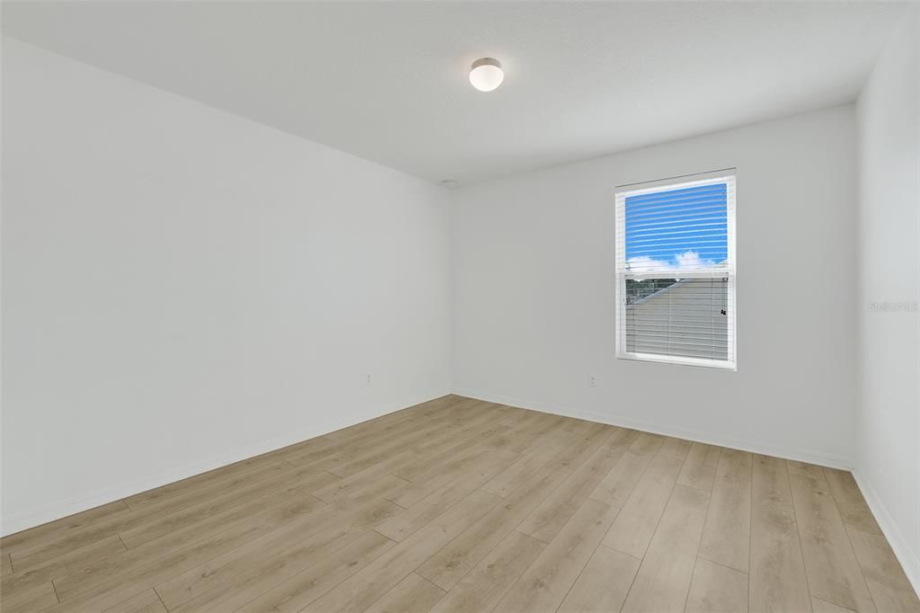 На продажу: $409,900 (4 спален, 2 ванн, 2427 Квадратных фут)