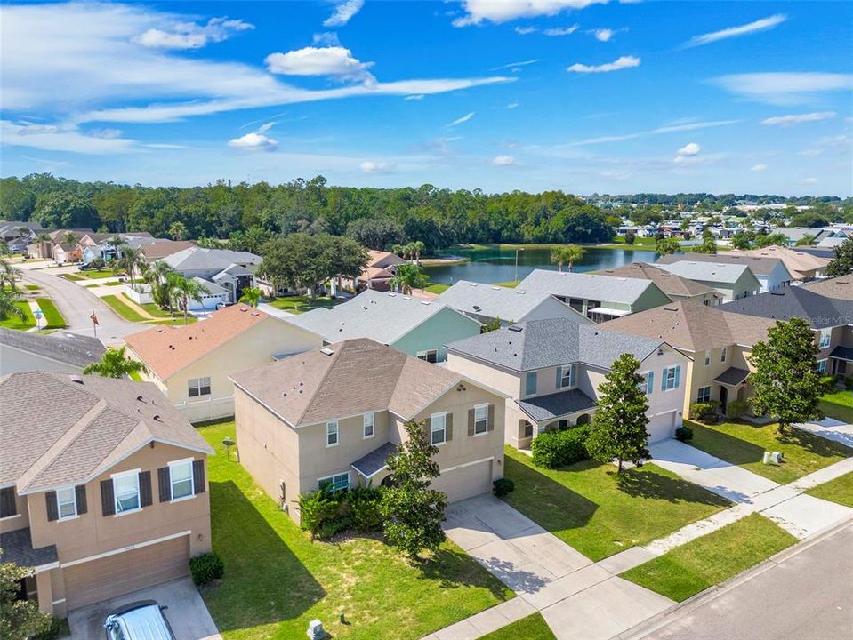 На продажу: $409,900 (4 спален, 2 ванн, 2427 Квадратных фут)