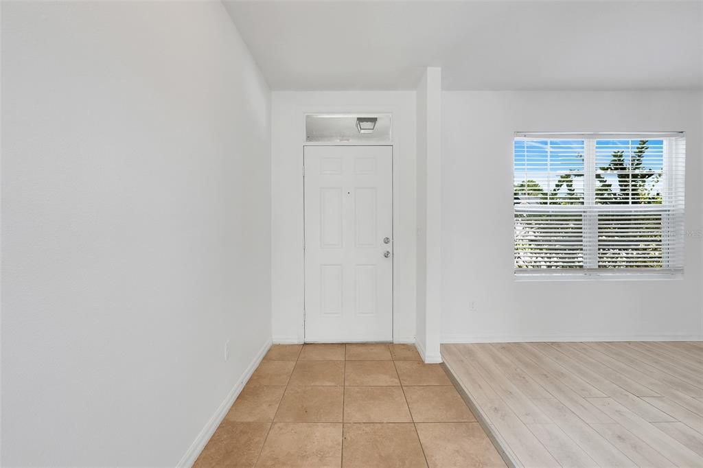 На продажу: $409,900 (4 спален, 2 ванн, 2427 Квадратных фут)