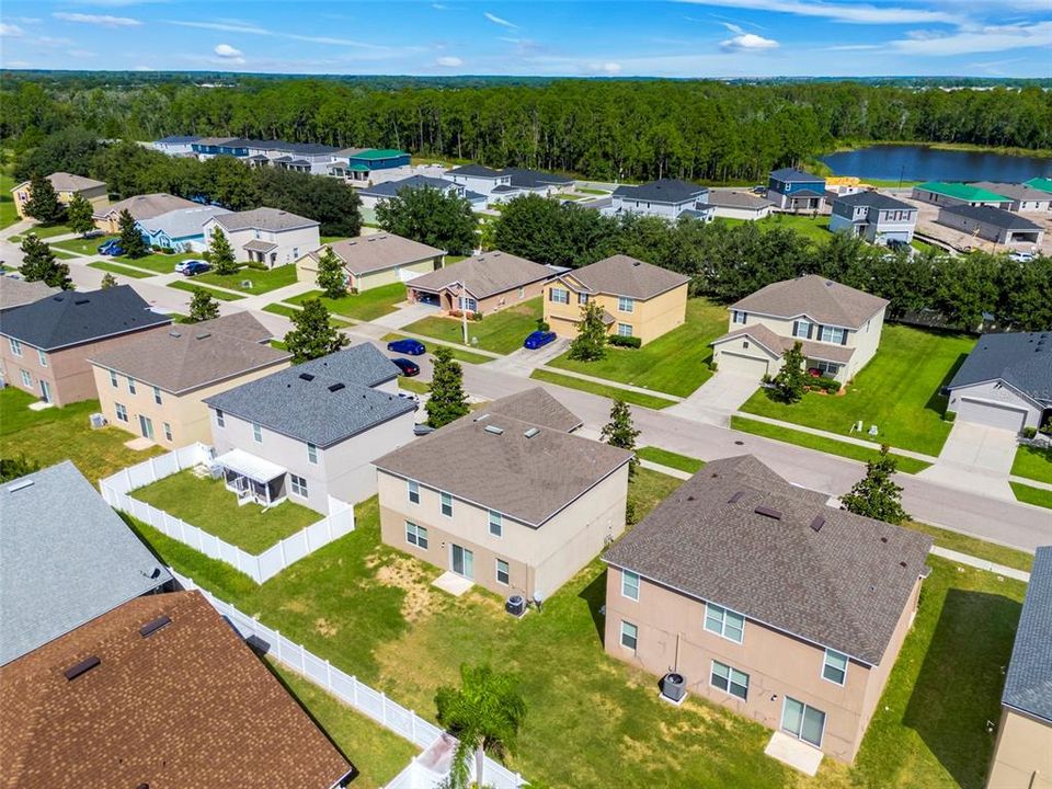 На продажу: $409,900 (4 спален, 2 ванн, 2427 Квадратных фут)