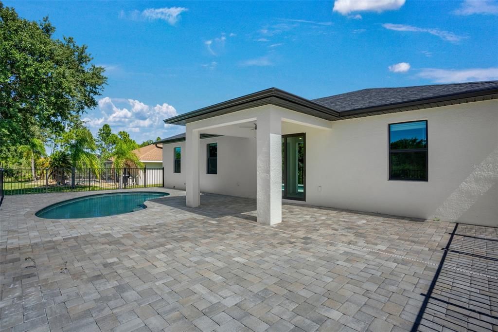 For Sale: $419,000 (4 beds, 2 baths, 1723 Square Feet)