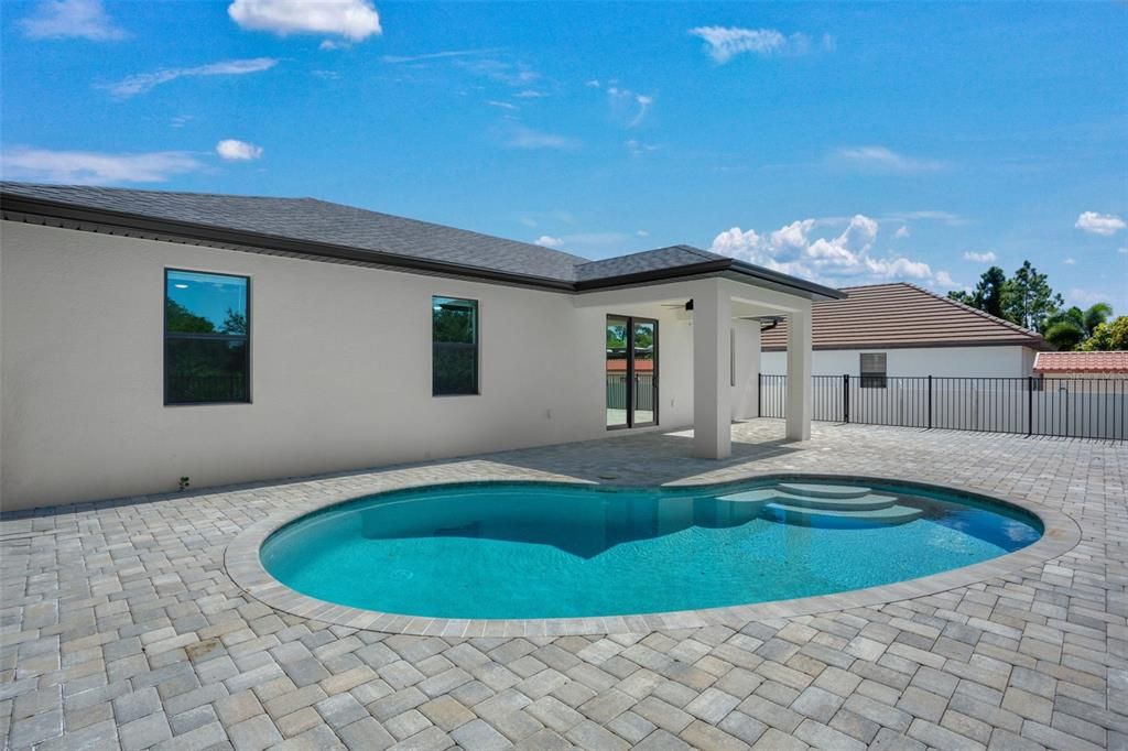 For Sale: $419,000 (4 beds, 2 baths, 1723 Square Feet)