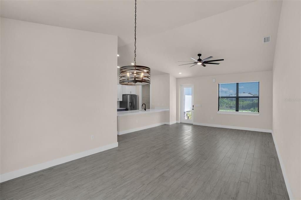 For Sale: $419,000 (4 beds, 2 baths, 1723 Square Feet)