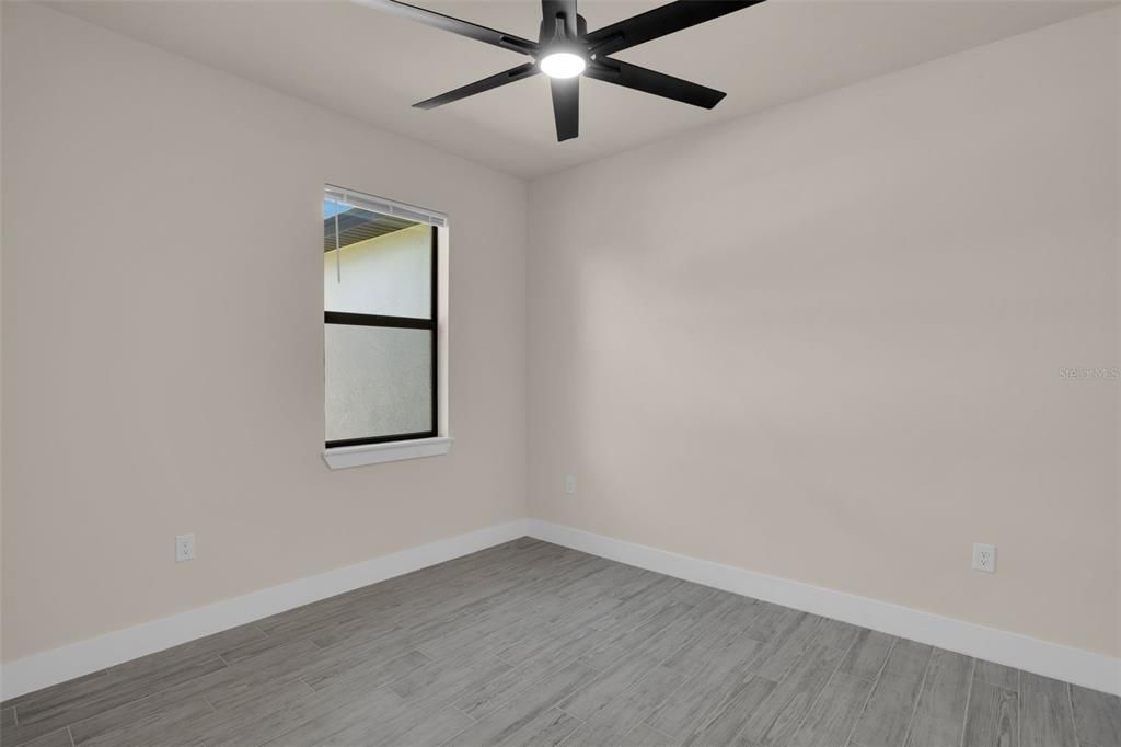For Sale: $419,000 (4 beds, 2 baths, 1723 Square Feet)