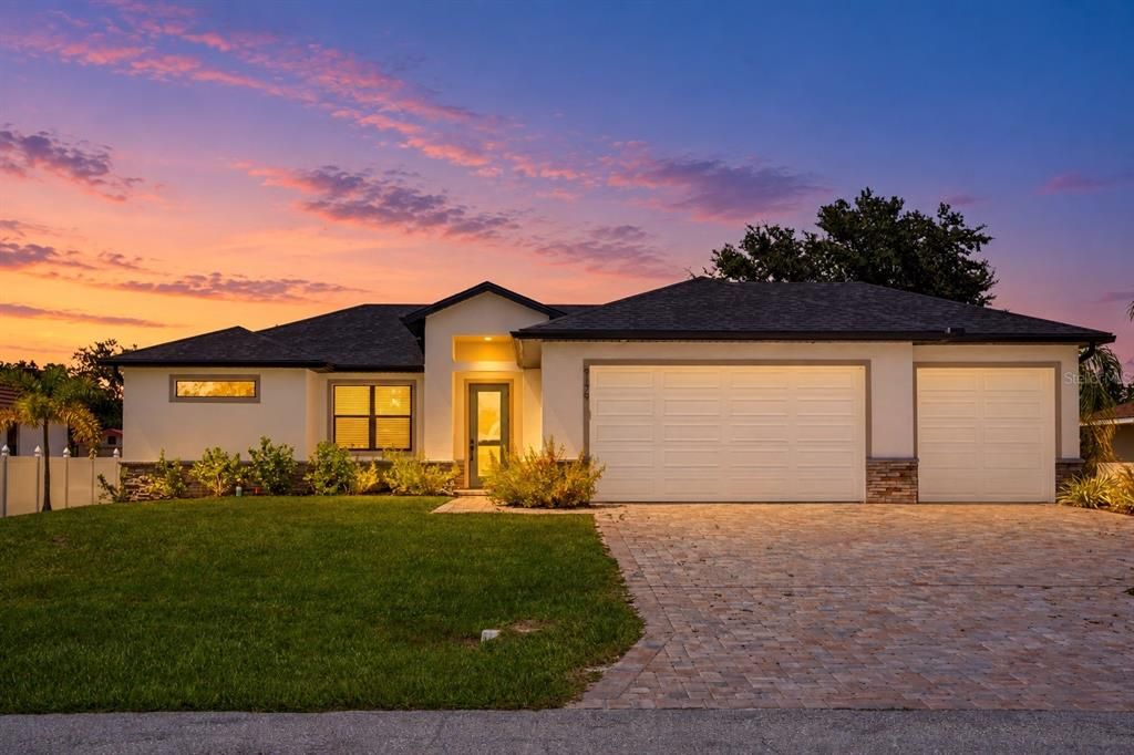 For Sale: $419,000 (4 beds, 2 baths, 1723 Square Feet)