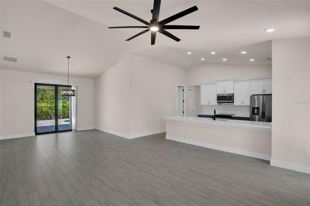 For Sale: $419,000 (4 beds, 2 baths, 1723 Square Feet)