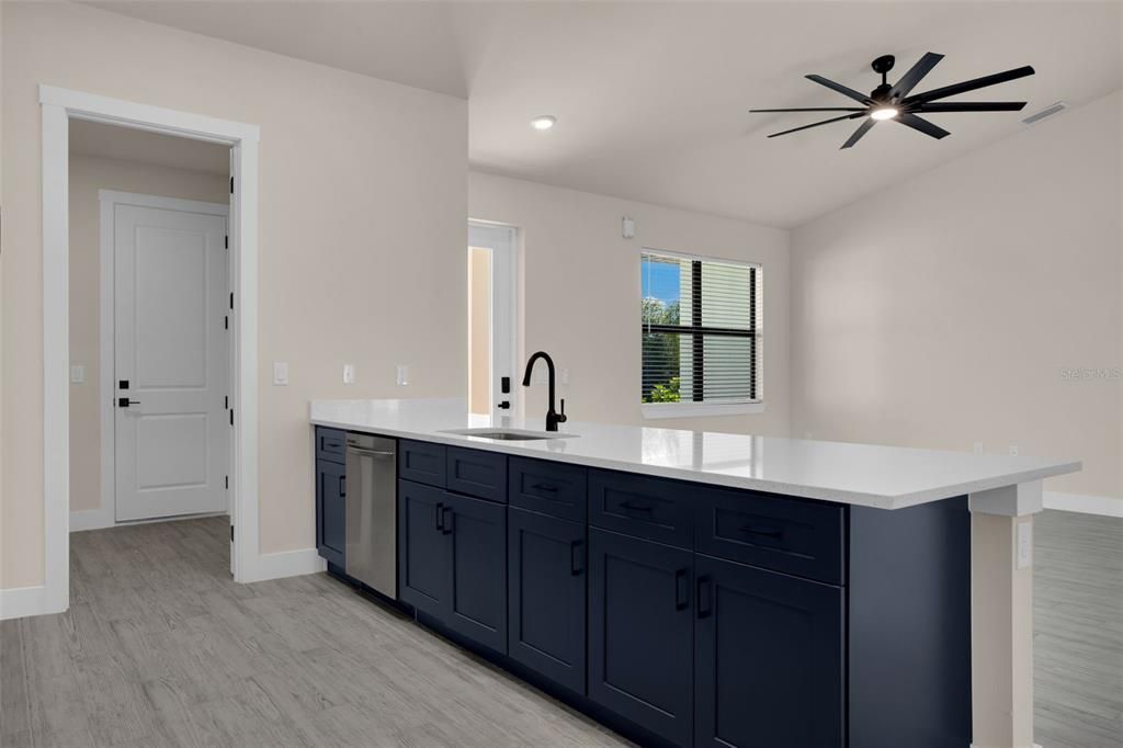 For Sale: $419,000 (4 beds, 2 baths, 1723 Square Feet)