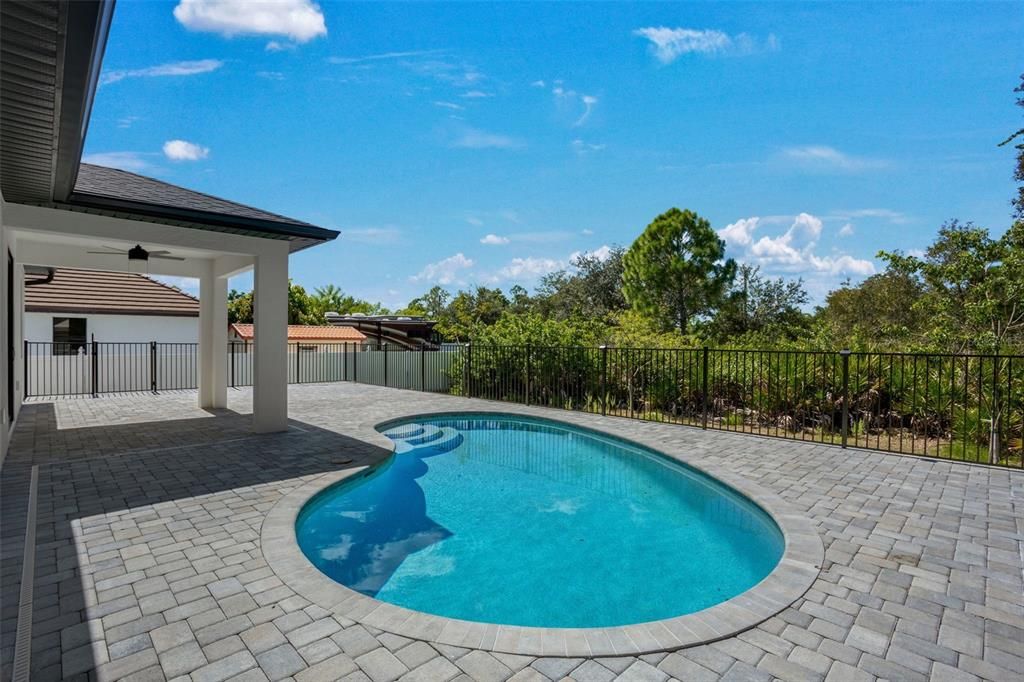 For Sale: $419,000 (4 beds, 2 baths, 1723 Square Feet)