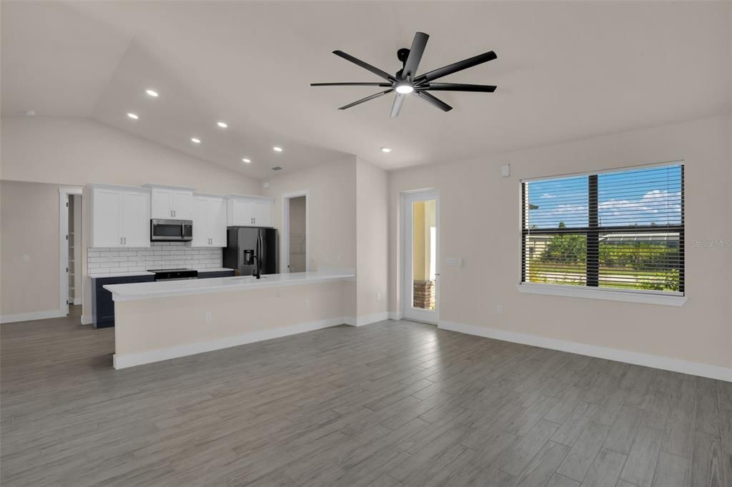 For Sale: $419,000 (4 beds, 2 baths, 1723 Square Feet)
