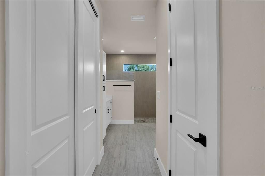 For Sale: $419,000 (4 beds, 2 baths, 1723 Square Feet)