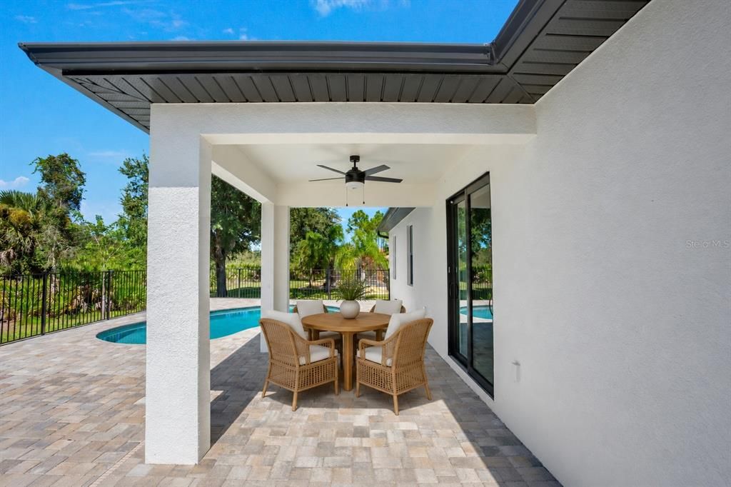 For Sale: $419,000 (4 beds, 2 baths, 1723 Square Feet)