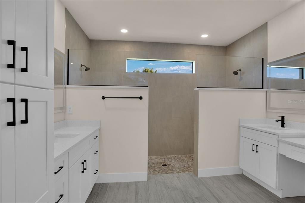 For Sale: $419,000 (4 beds, 2 baths, 1723 Square Feet)