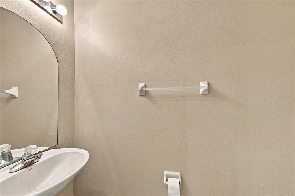 待售: $205,500 (2 贝兹, 2 浴室, 1606 平方英尺)