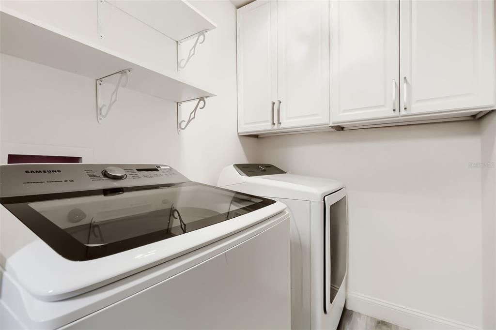 На продажу: $179,000 (2 спален, 2 ванн, 890 Квадратных фут)