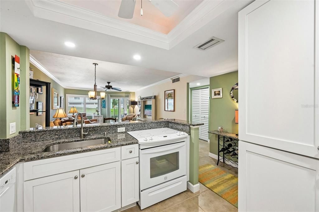 For Sale: $399,900 (1 beds, 2 baths, 865 Square Feet)