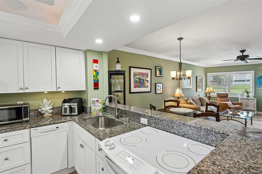 For Sale: $399,900 (1 beds, 2 baths, 865 Square Feet)