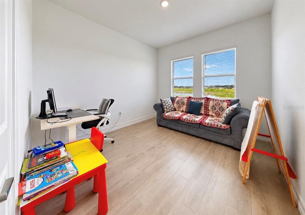 For Sale: $530,000 (4 beds, 3 baths, 2632 Square Feet)
