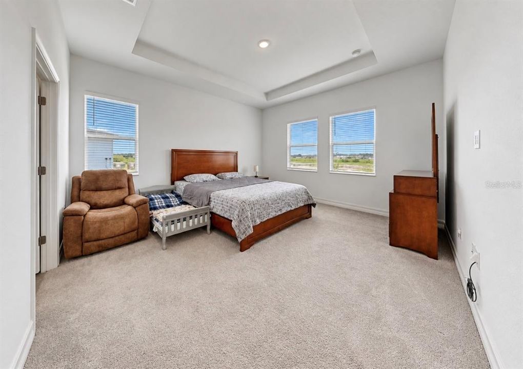 For Sale: $530,000 (4 beds, 3 baths, 2632 Square Feet)