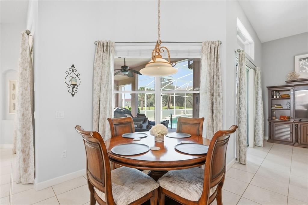 En Venta: $549,000 (4 camas, 3 baños, 2741 Pies cuadrados)