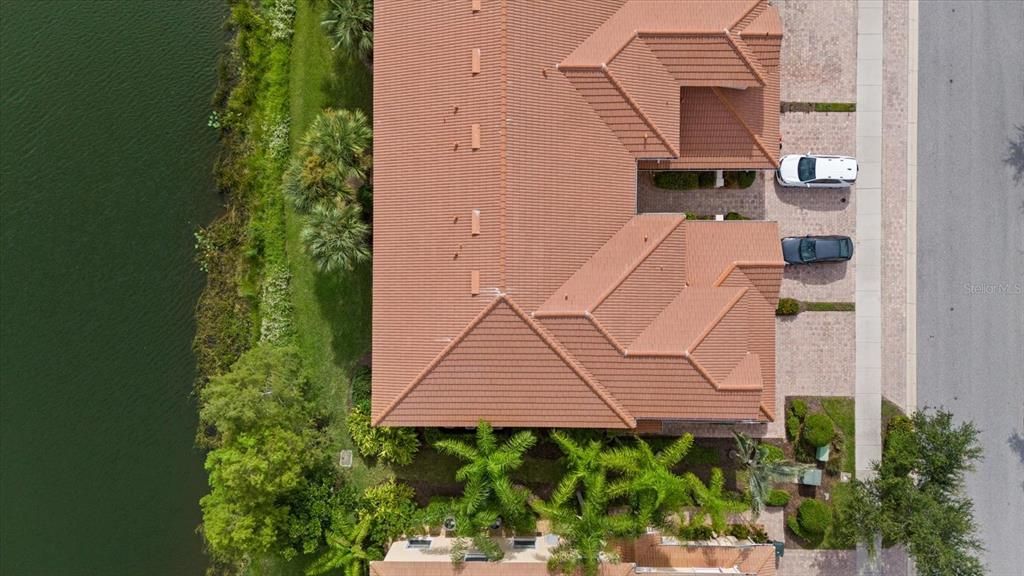 На продажу: $399,000 (3 спален, 2 ванн, 2045 Квадратных фут)