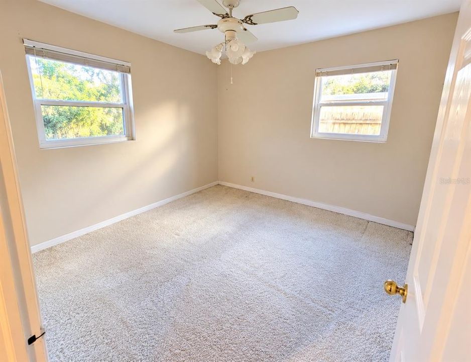 For Sale: $479,000 (2 beds, 1 baths, 1078 Square Feet)