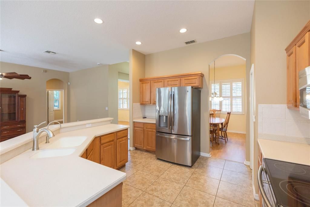 For Sale: $525,000 (3 beds, 3 baths, 2053 Square Feet)