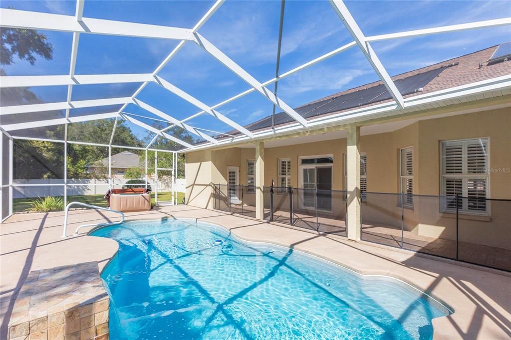 For Sale: $525,000 (3 beds, 3 baths, 2053 Square Feet)