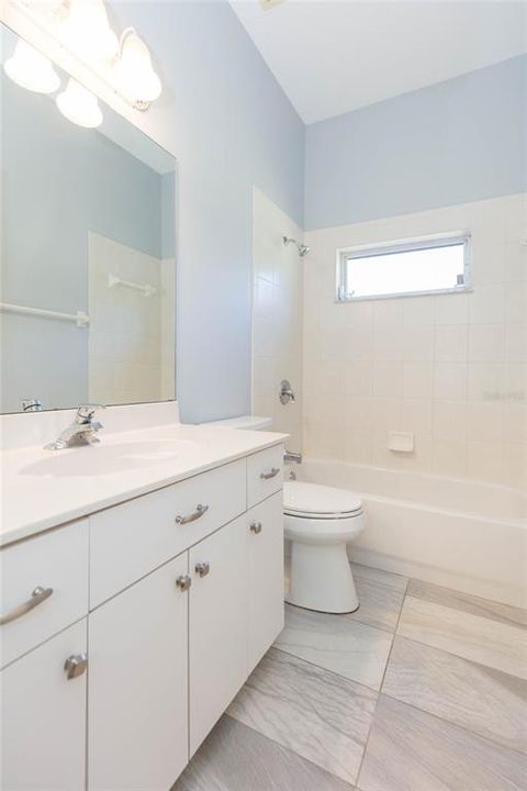 For Sale: $525,000 (3 beds, 3 baths, 2053 Square Feet)