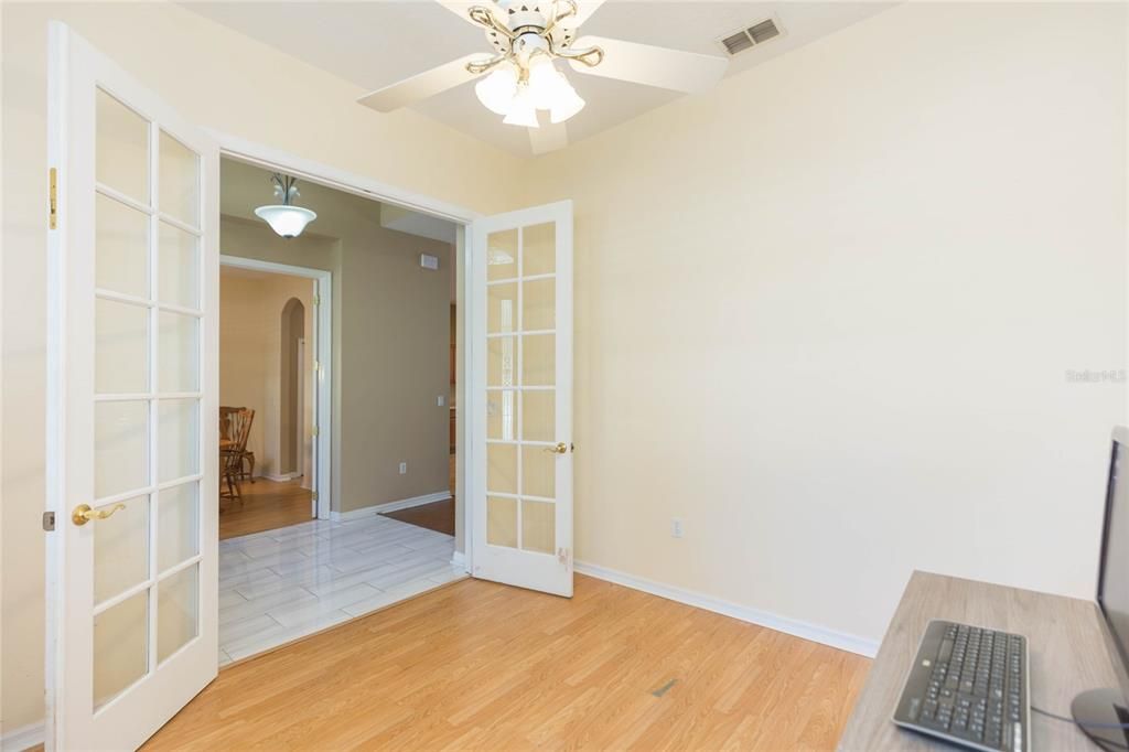 For Sale: $525,000 (3 beds, 3 baths, 2053 Square Feet)