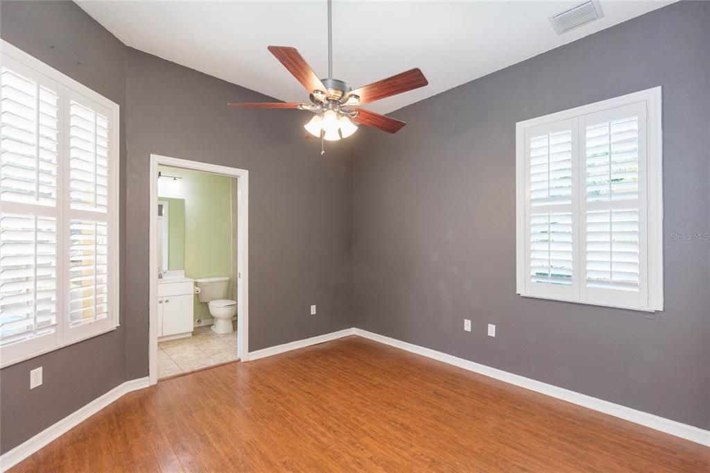 For Sale: $525,000 (3 beds, 3 baths, 2053 Square Feet)