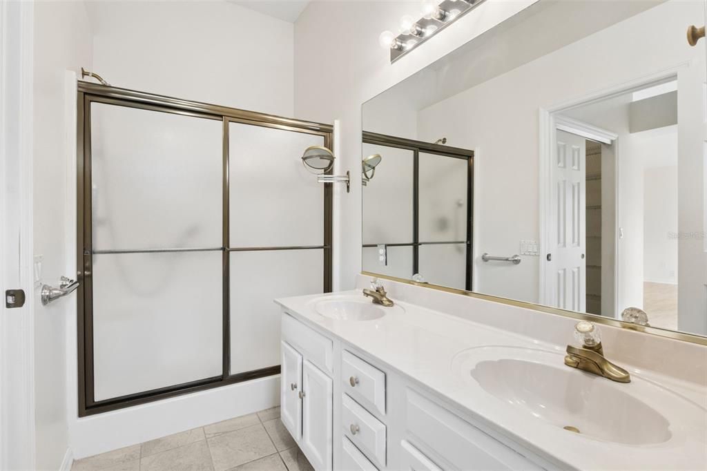 For Sale: $318,000 (2 beds, 2 baths, 1613 Square Feet)