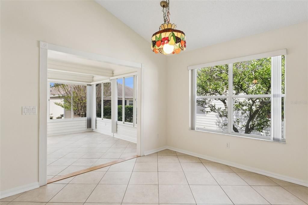 For Sale: $318,000 (2 beds, 2 baths, 1613 Square Feet)