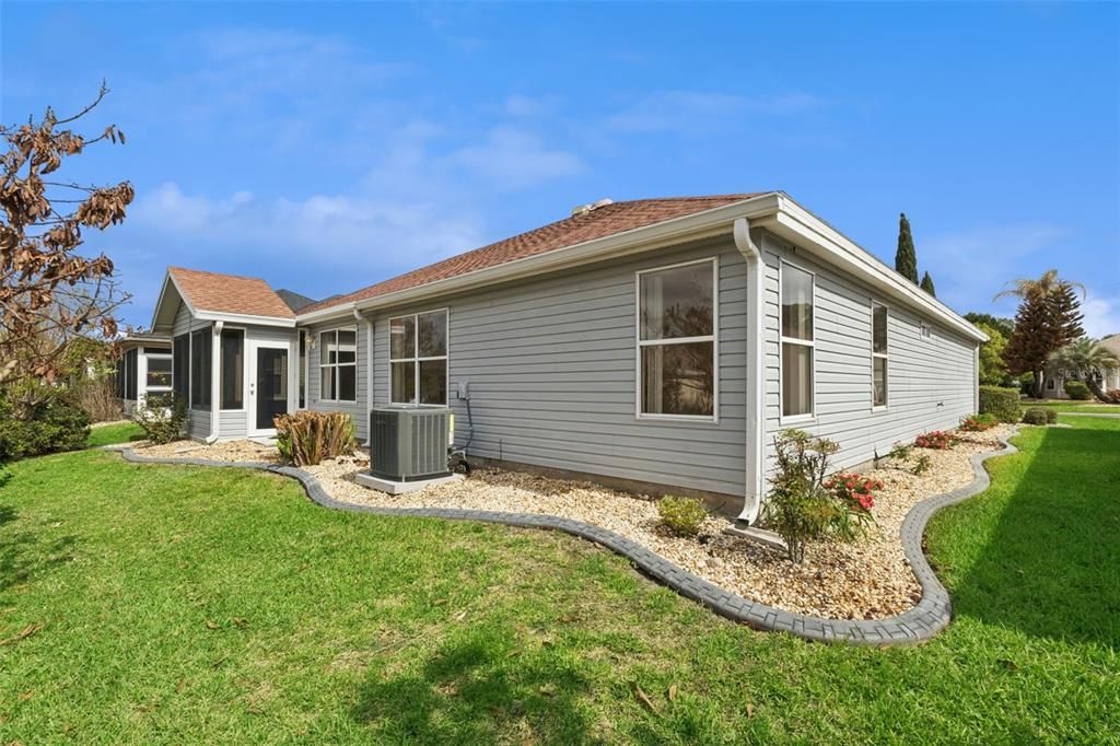 For Sale: $318,000 (2 beds, 2 baths, 1613 Square Feet)