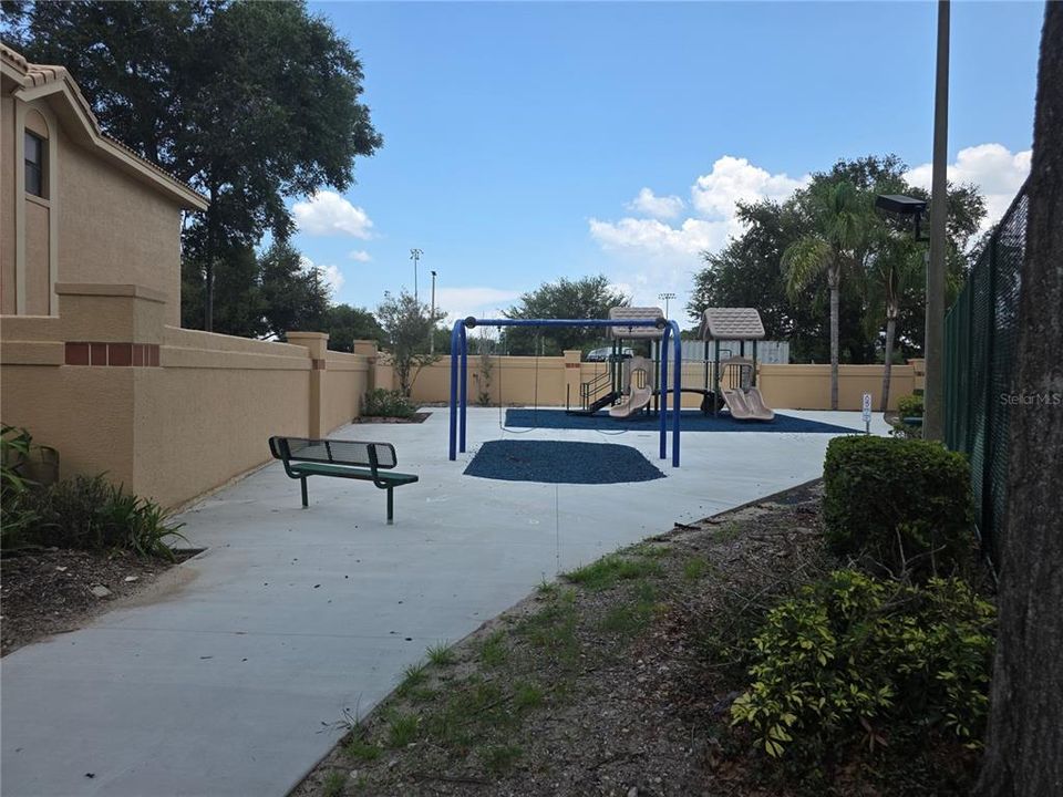 For Rent: $2,200 (3 beds, 2 baths, 1212 Square Feet)