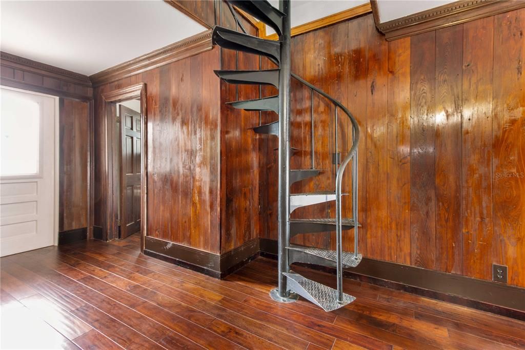 For Sale: $998,800 (5 beds, 4 baths, 4043 Square Feet)