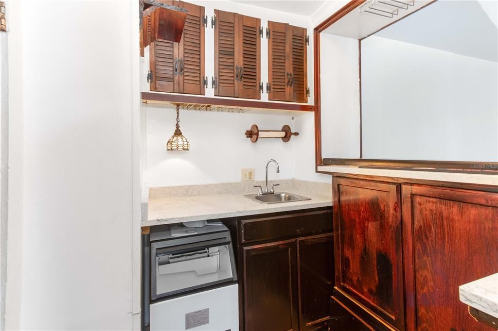 For Sale: $998,800 (5 beds, 4 baths, 4043 Square Feet)