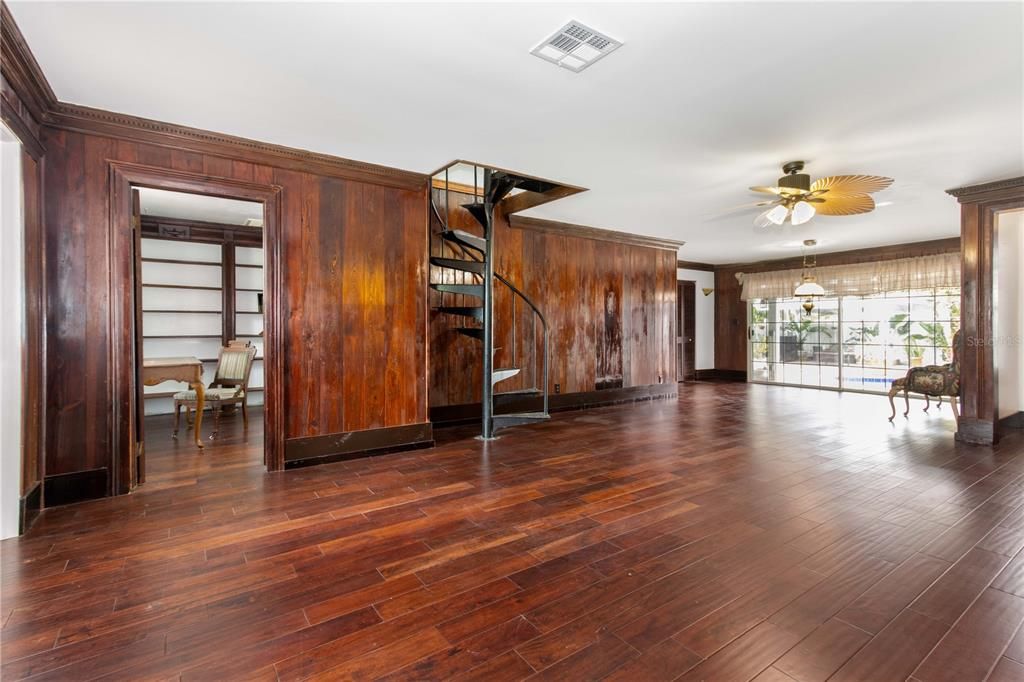 For Sale: $998,800 (5 beds, 4 baths, 4043 Square Feet)