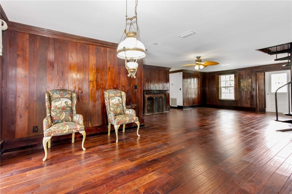 For Sale: $998,800 (5 beds, 4 baths, 4043 Square Feet)