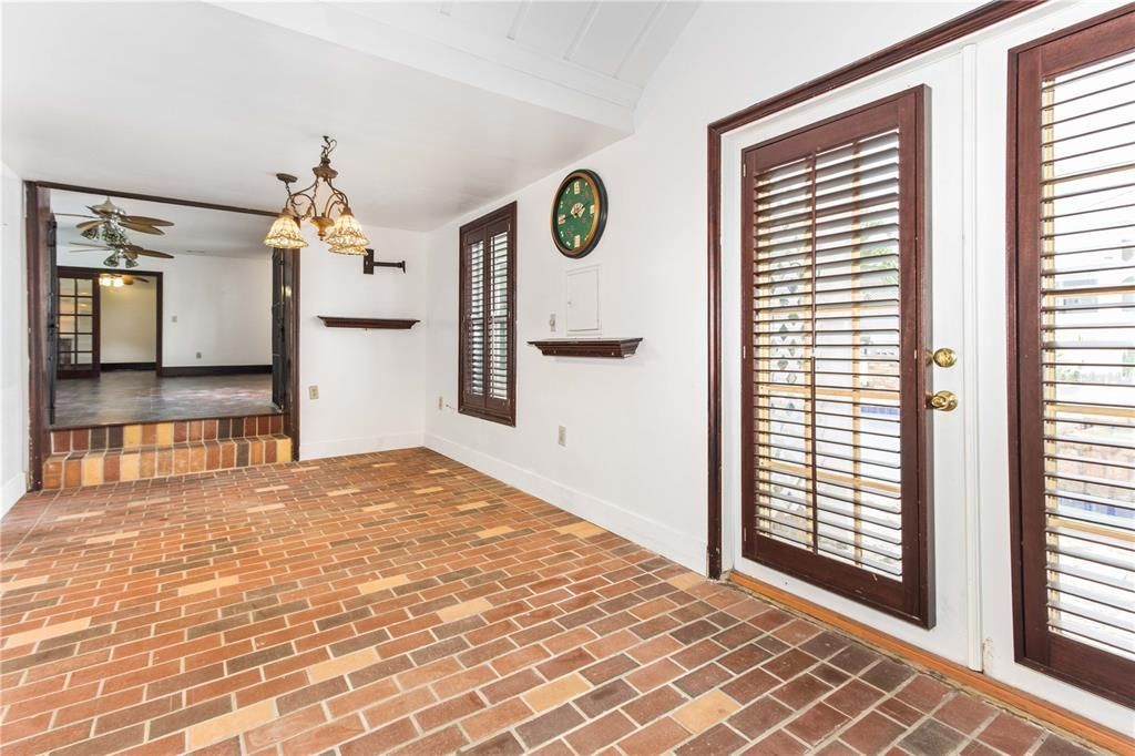 For Sale: $998,800 (5 beds, 4 baths, 4043 Square Feet)