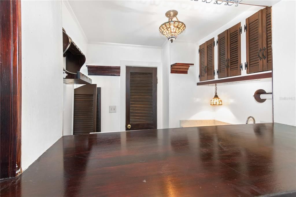 For Sale: $998,800 (5 beds, 4 baths, 4043 Square Feet)