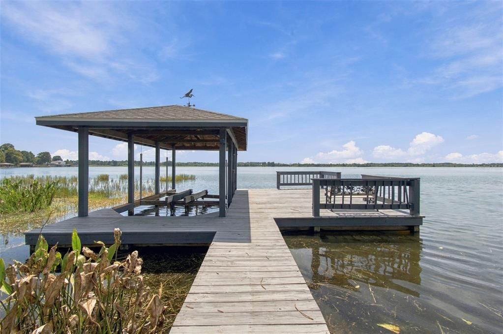For Sale: $1,295,000 (3 beds, 2 baths, 2375 Square Feet)