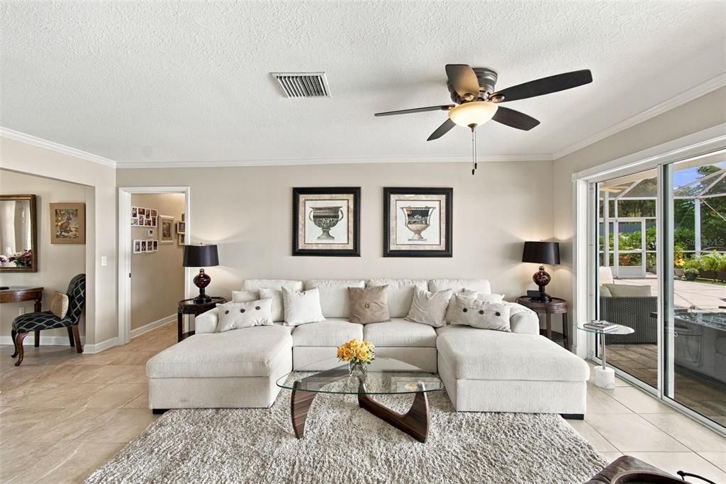 For Sale: $1,295,000 (3 beds, 2 baths, 2375 Square Feet)
