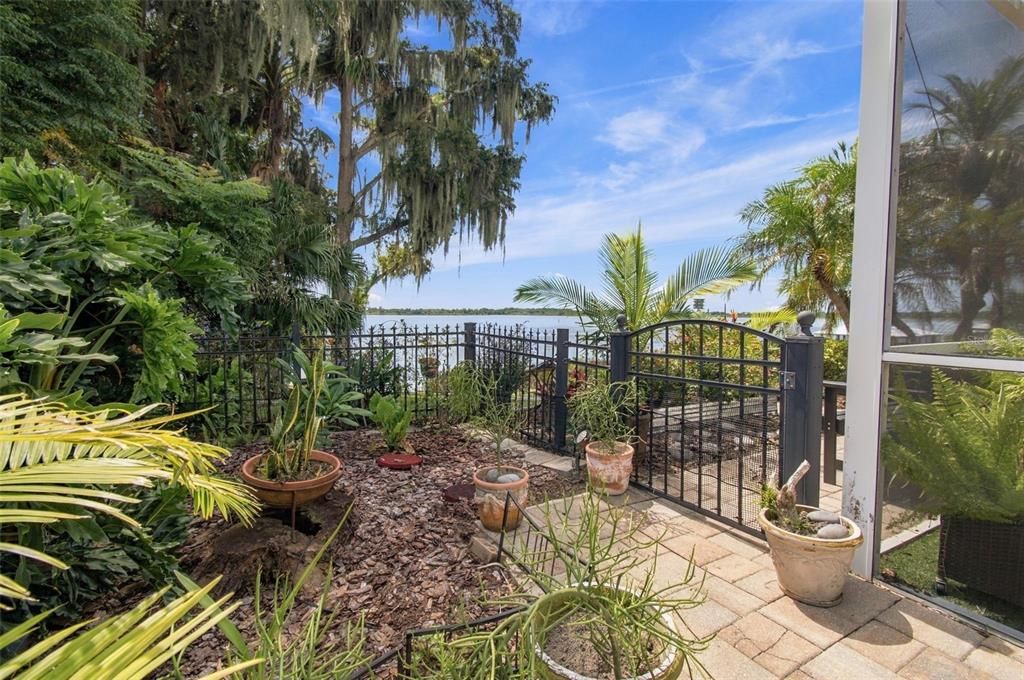 For Sale: $1,295,000 (3 beds, 2 baths, 2375 Square Feet)