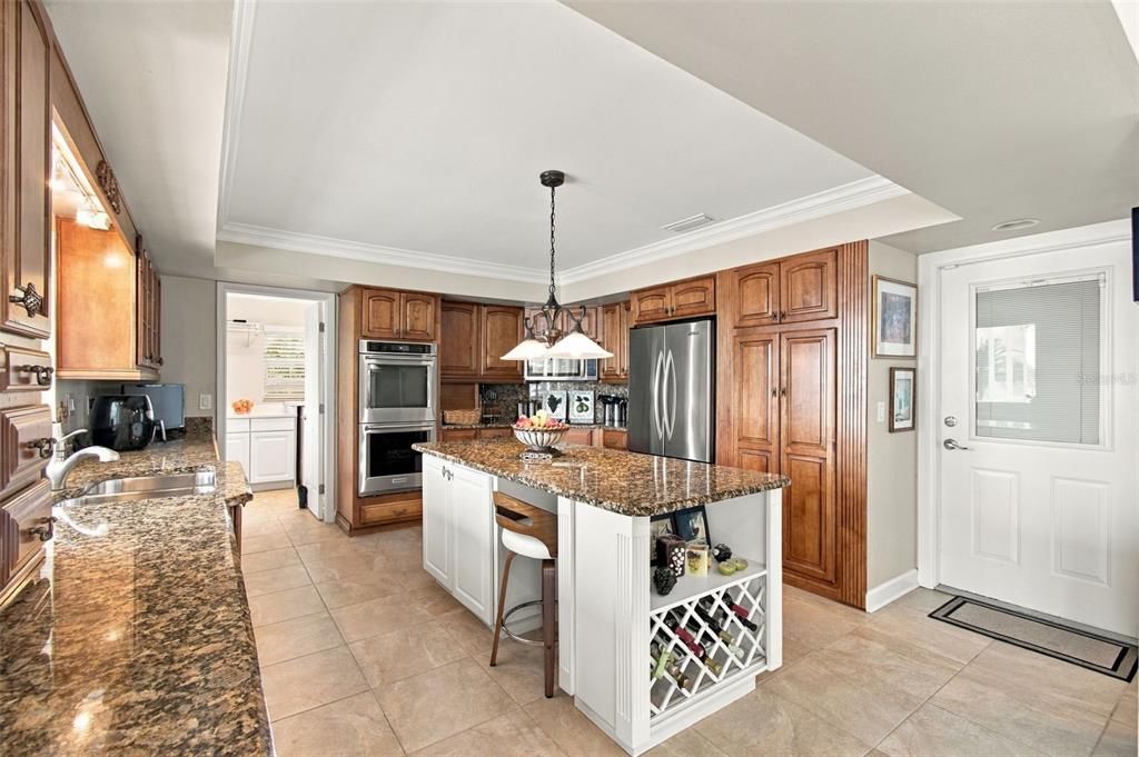 For Sale: $1,295,000 (3 beds, 2 baths, 2375 Square Feet)