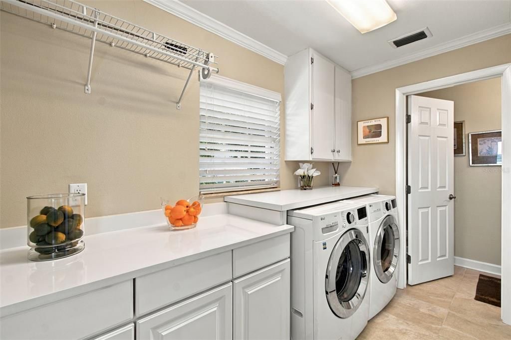For Sale: $1,295,000 (3 beds, 2 baths, 2375 Square Feet)