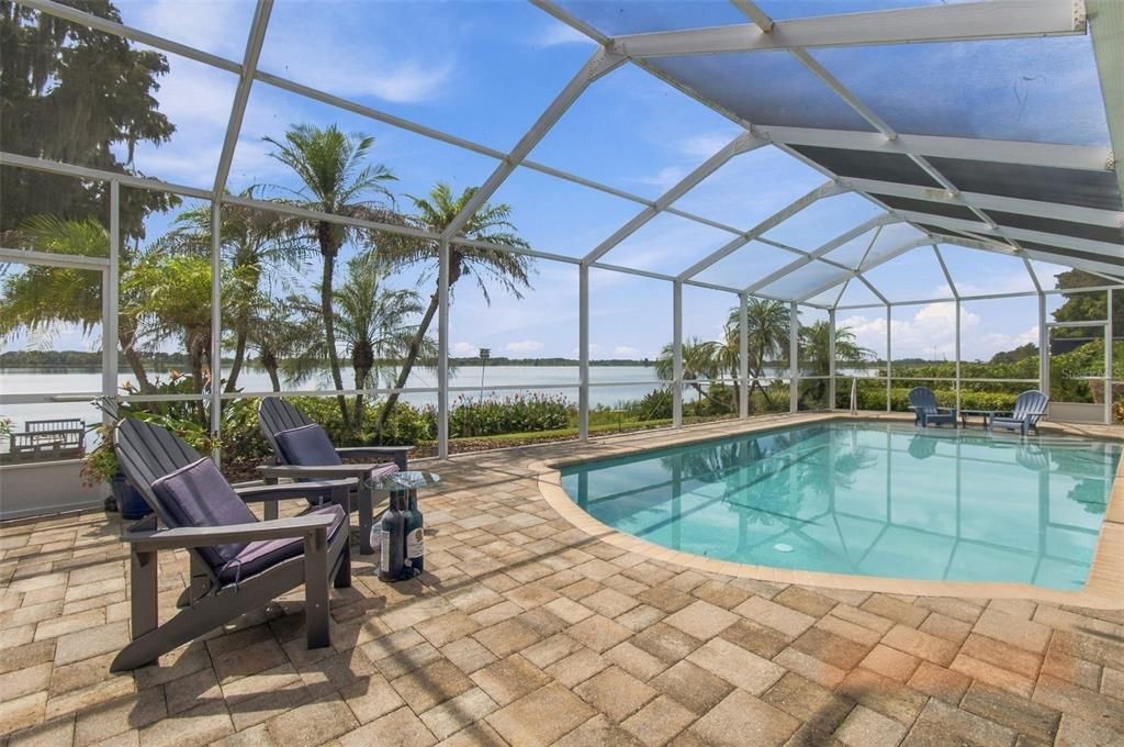 For Sale: $1,295,000 (3 beds, 2 baths, 2375 Square Feet)