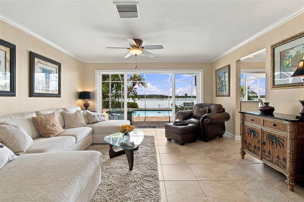 For Sale: $1,295,000 (3 beds, 2 baths, 2375 Square Feet)