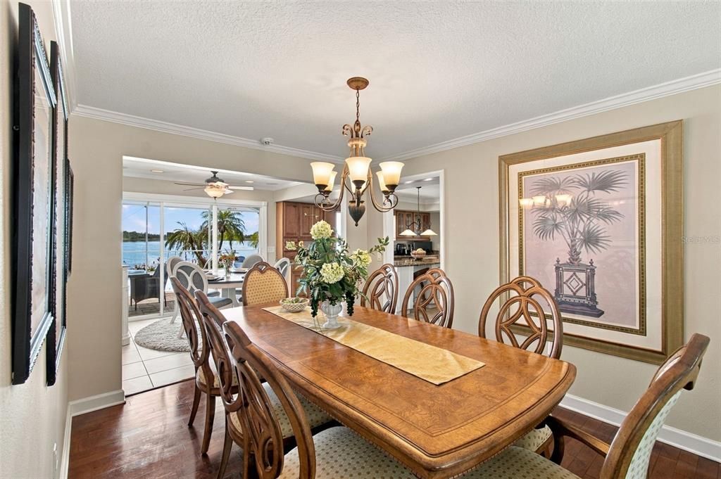 For Sale: $1,295,000 (3 beds, 2 baths, 2375 Square Feet)