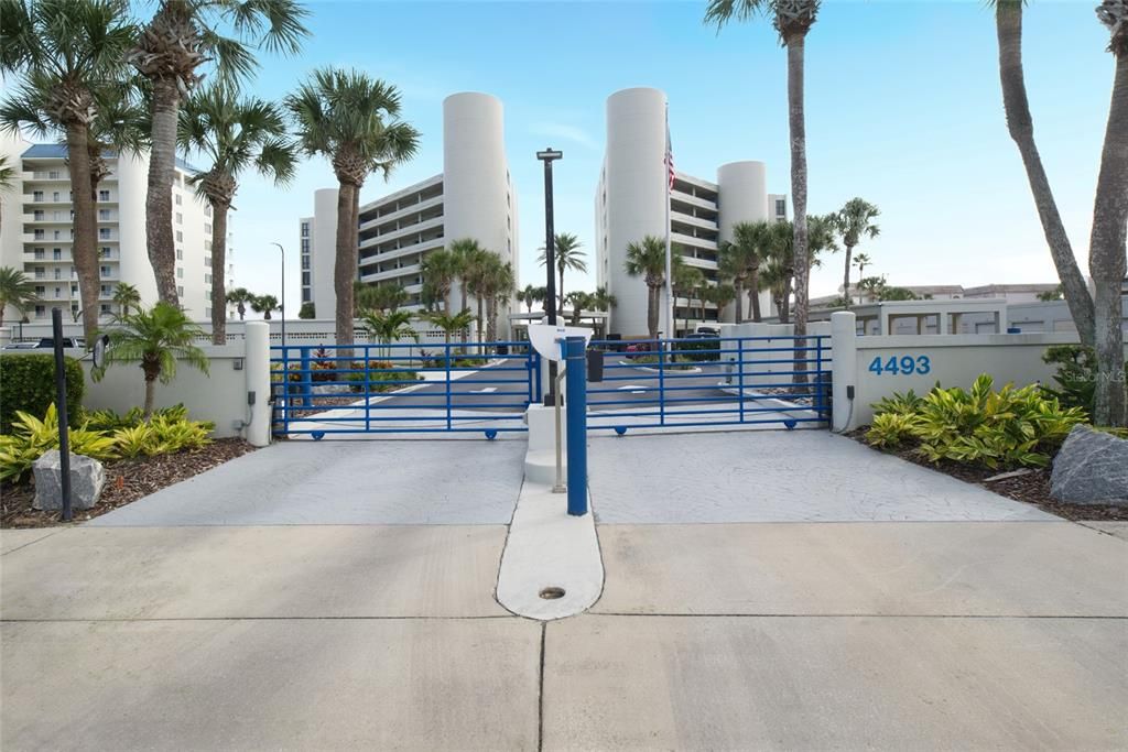 For Sale: $899,000 (3 beds, 2 baths, 1601 Square Feet)